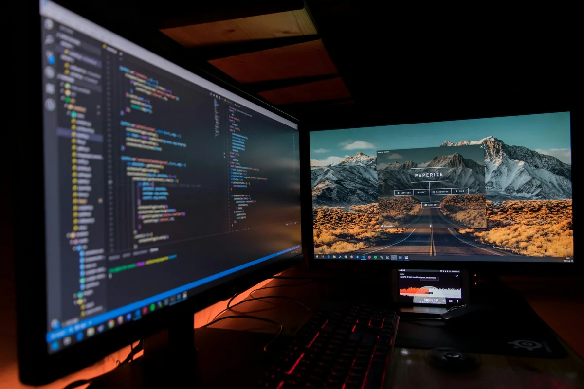Gnome Decent Dual Monitor Wallpaper Span
